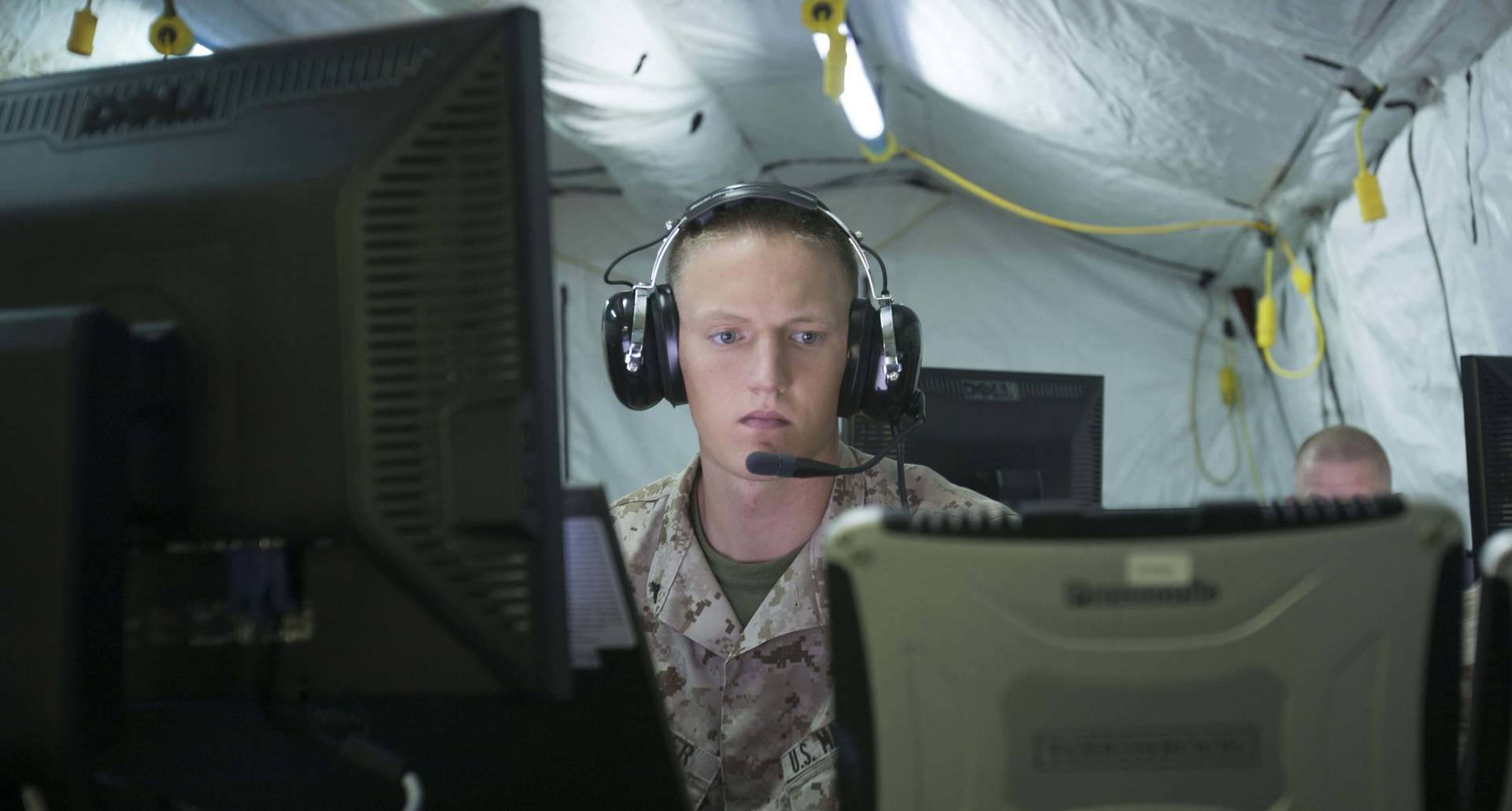 USMC - Marine Using CAC2S