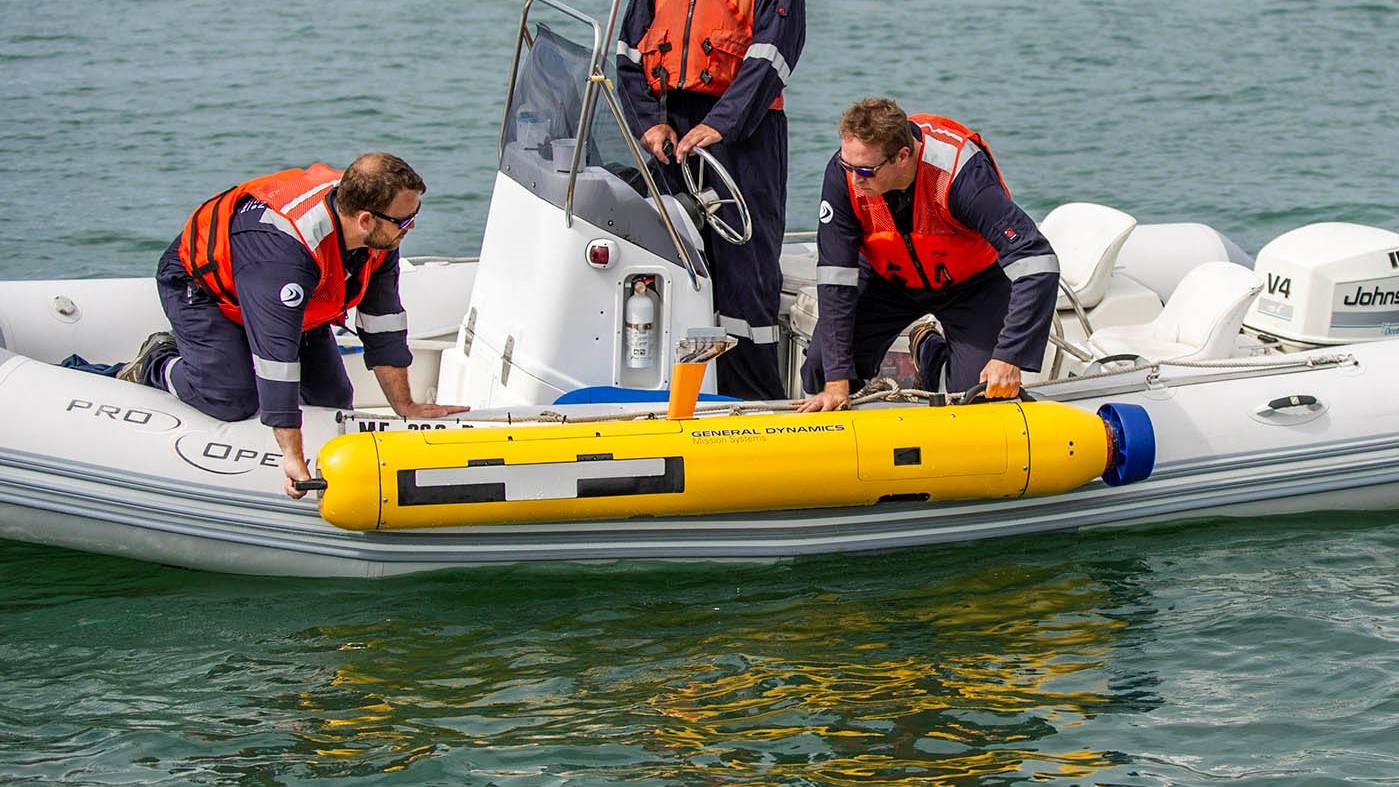 GD Bluefin-9 deploying from RHIB