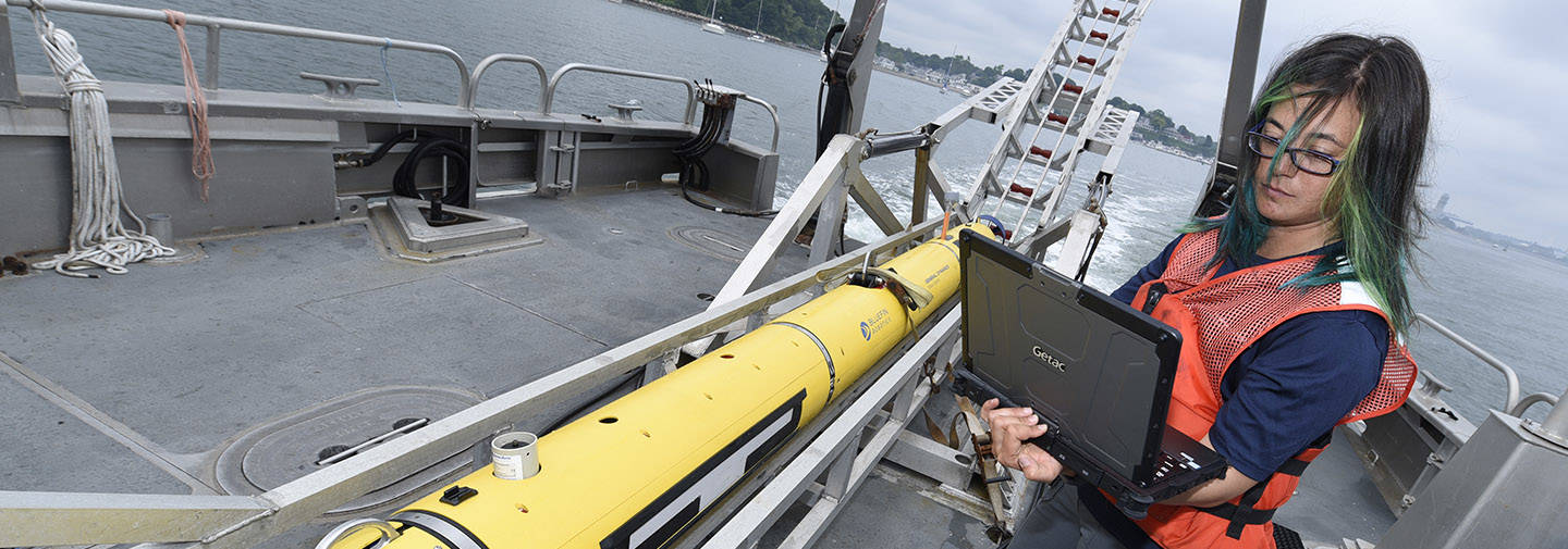 Bluefin-12 UUV With Operator on Boat Full Width