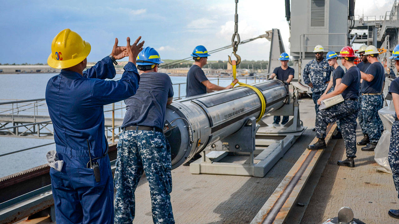 Submarine Capsule Launch System CLS Tomahawk Cruise-Missile