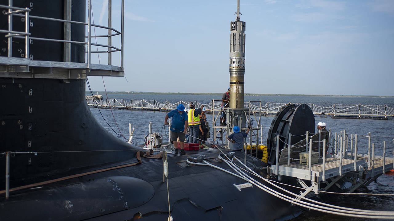 Virginia-class submarine USS Washington SSN 787 tomahawk missile onload 1